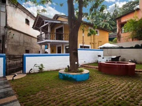 Courtyard of Hospedaria Abrigo de Botelho in Goa