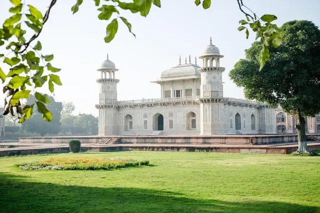 Taj Mahal, Agra Fort, Baby Taj and Mehtab Bagh, private tour
