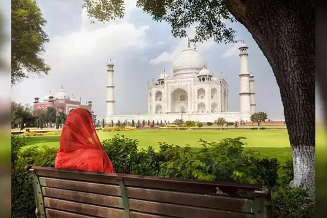 Taj Mahal and Agra by air-conditioned car