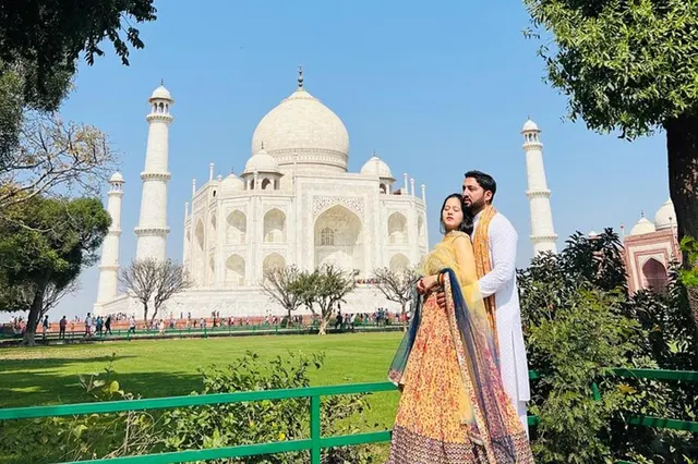 Taj Mahal in a day from Delhi, by fast train