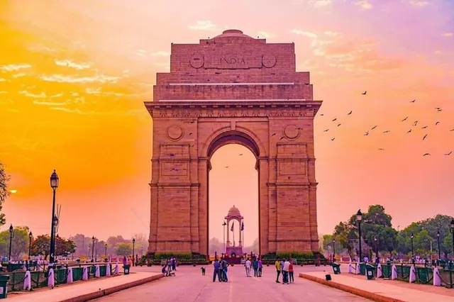 Old and New Delhi by rickshaw, tickets included