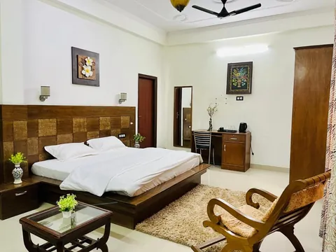 Room of Alibaba's Indiana Homestay in Agra