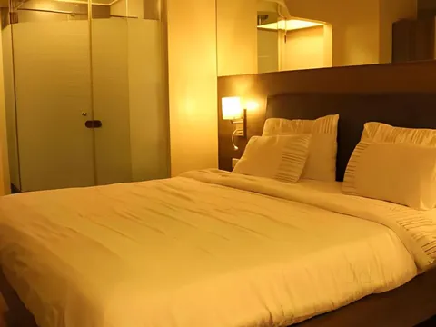 Room of Apollo Guest House in Mumbai