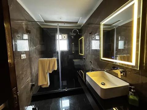 Bathroom of Ashirvad Homestay in Varanasi