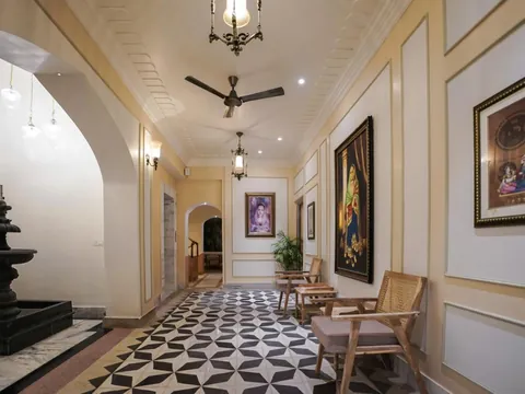 Gallery with fountain of Dev Mahal in Jaipur