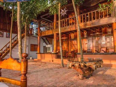 Façade of Malayalam Lake Resort in Kerala