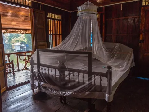 Room of Malayalam Lake Resort in Kerala