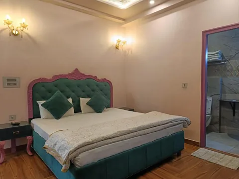 Room of Maya Hotel & Restaurant in Agra
