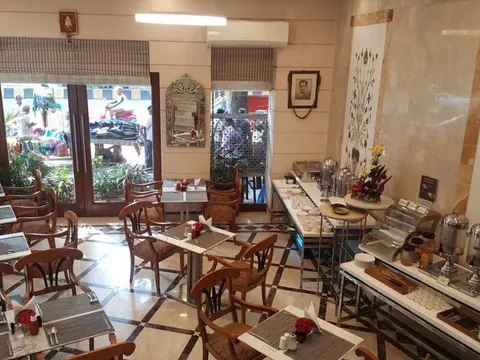 Restaurant of Residency Hotel Fort in Mumbai