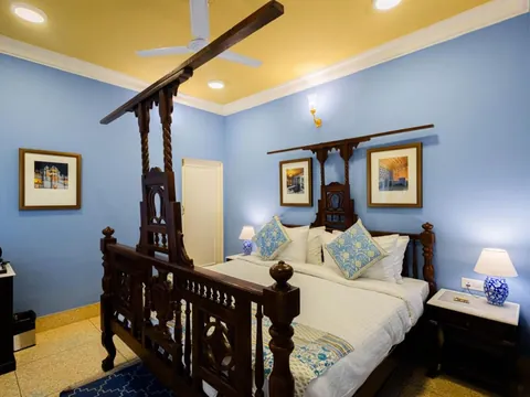 Room with period bed of Sheel Mahal in Jaipur