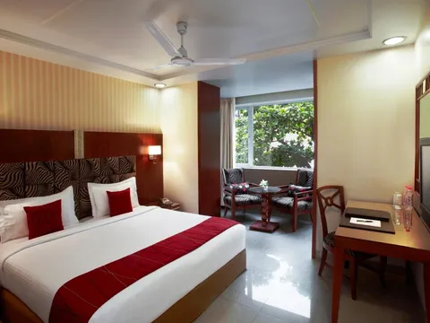 Room of Hotel Suba Palace in Mumbai
