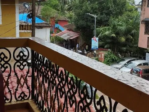 Room with balcony of Villa Cleto Guest House in Goa